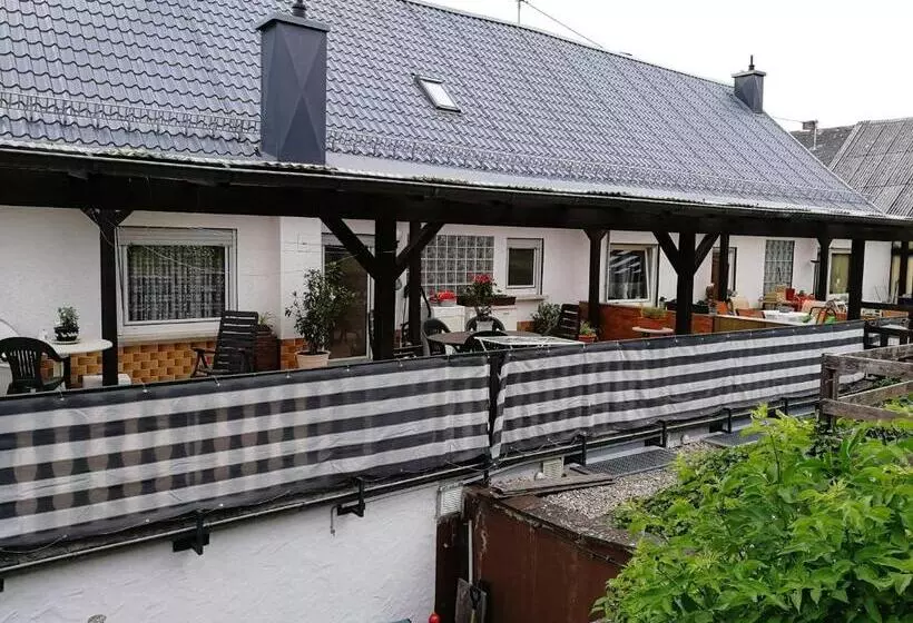 Hotelli Gasthaus Hochwald