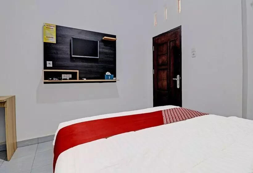 ホテル Oyo 91203 Naufal Residence Syariah