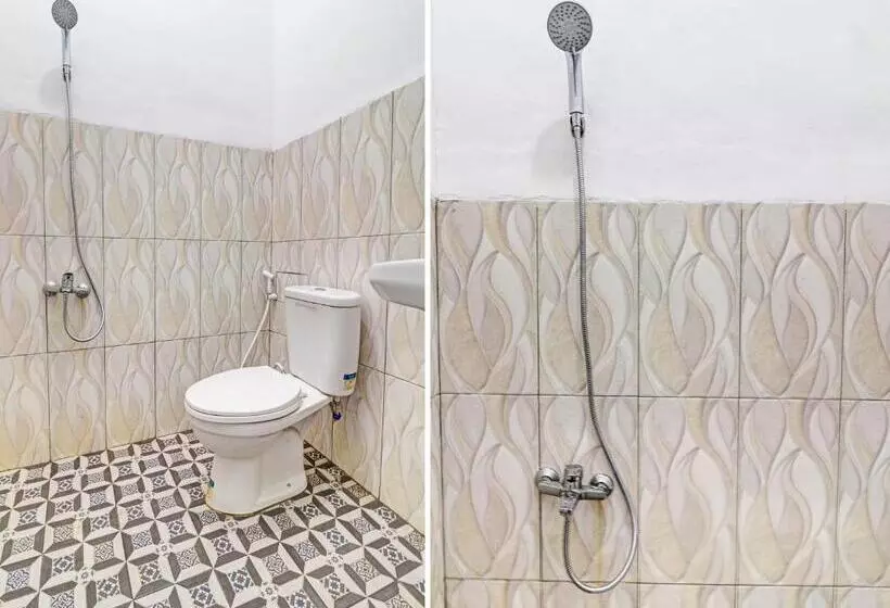 ホテル Oyo 91203 Naufal Residence Syariah