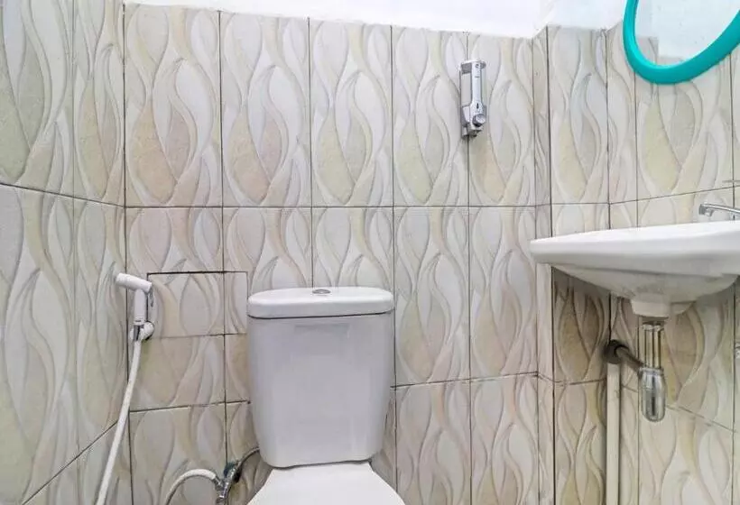 ホテル Oyo 91203 Naufal Residence Syariah