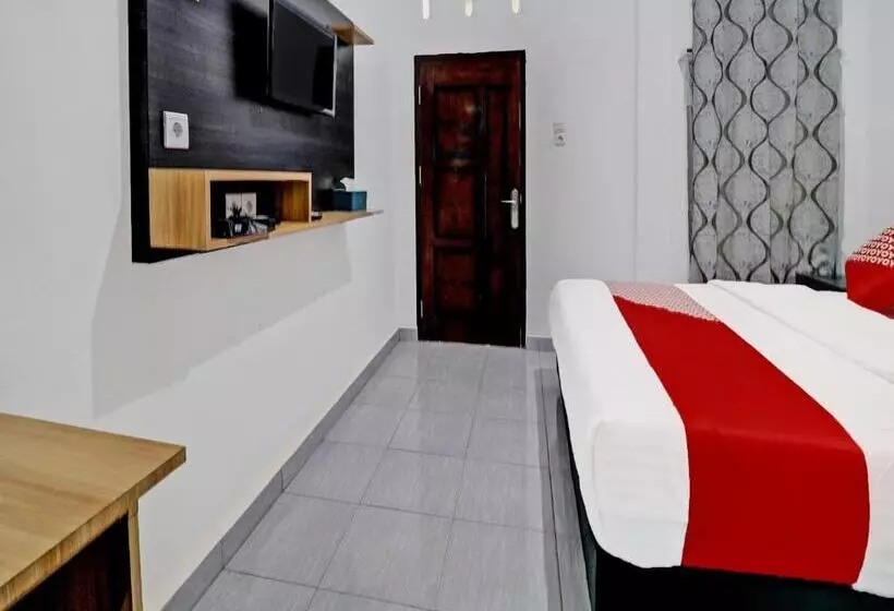 ホテル Oyo 91203 Naufal Residence Syariah