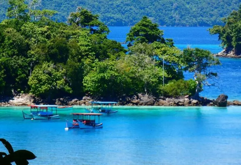 Hotelli Santi Garden Bungalows