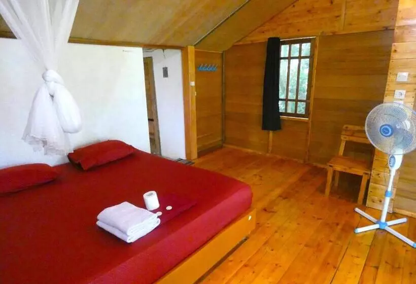 Hotelli Santi Garden Bungalows