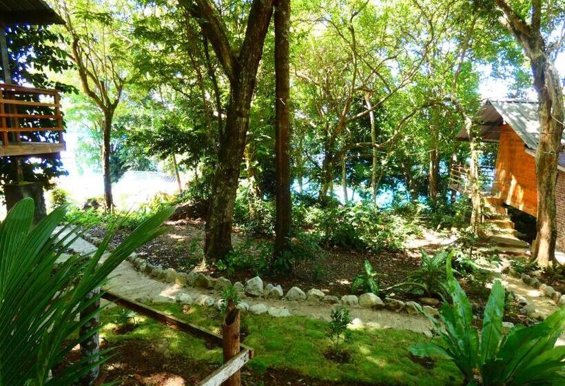 בית מלון כפרי Santi Garden Bungalows