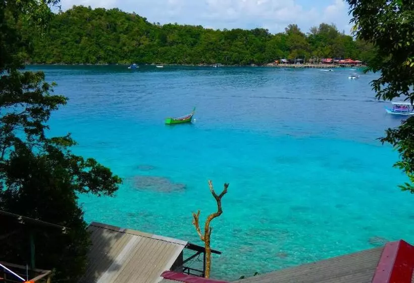 Hotelli Santi Garden Bungalows