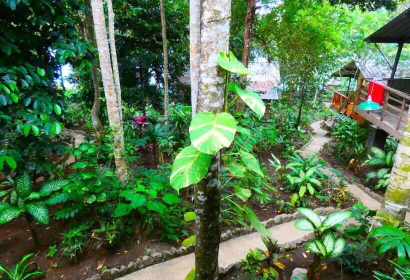 בית מלון כפרי Santi Garden Bungalows