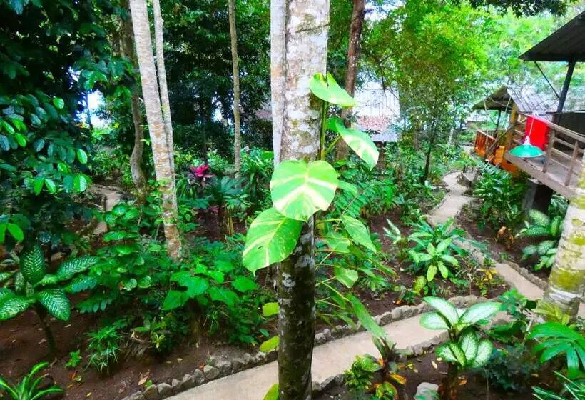 Hotelli Santi Garden Bungalows