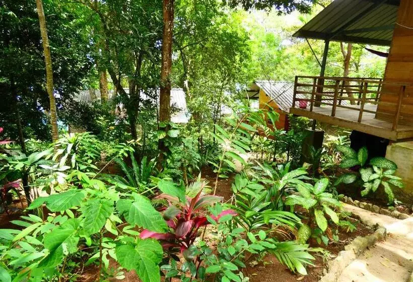 Hotelli Santi Garden Bungalows