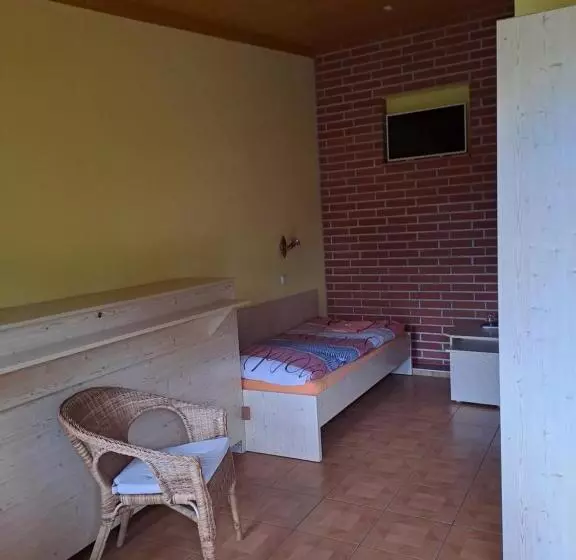 Majatalo Penzion Loučka