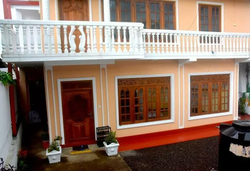 Majatalo Train View Villa