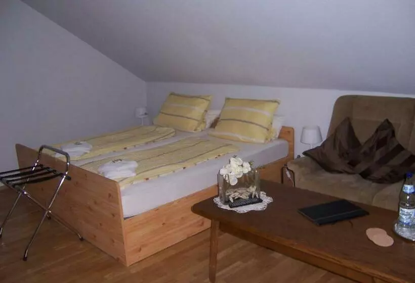 Retkeilymaja Gästehaus Schneider