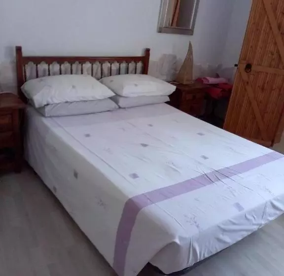 ベッドアンドブレックファースト Almond Reef Casa Rural