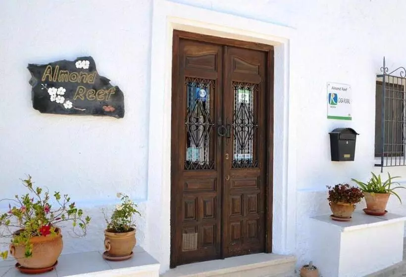 ベッドアンドブレックファースト Almond Reef Casa Rural