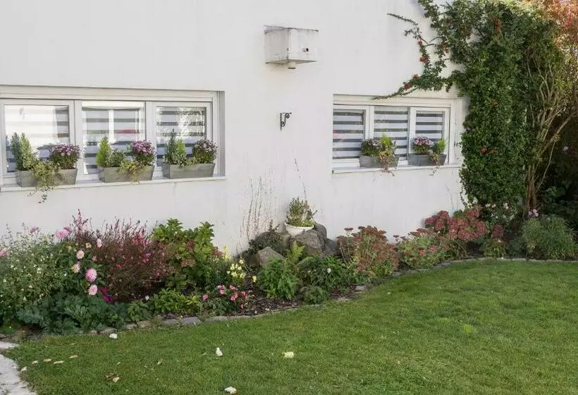 Aamiaismajoitus (B&B) Annette S Home