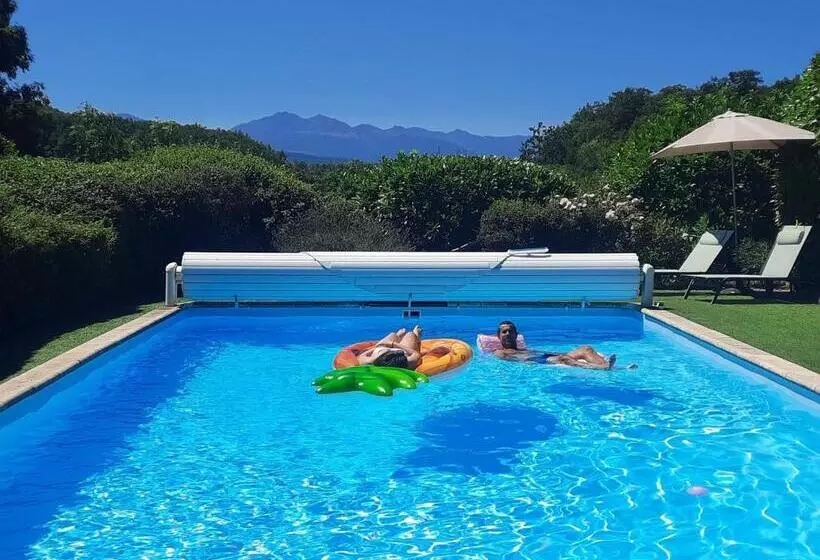 Aamiaismajoitus (B&B) Belloréade Maison D Hôtes