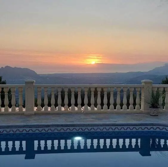 Aamiaismajoitus (B&B) Casa Lennisa