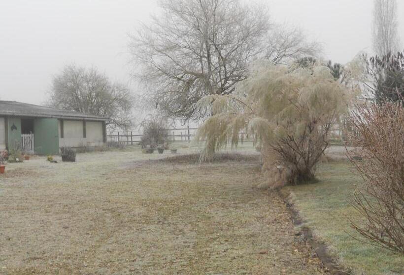 민박 Ferme Les Rousseaux