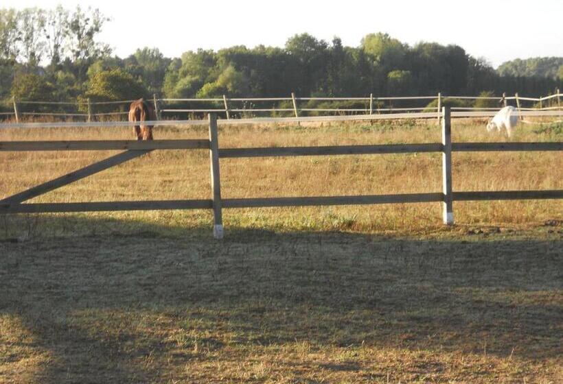 민박 Ferme Les Rousseaux