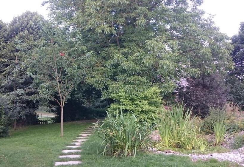 ベッドアンドブレックファースト La Cabane De Denier