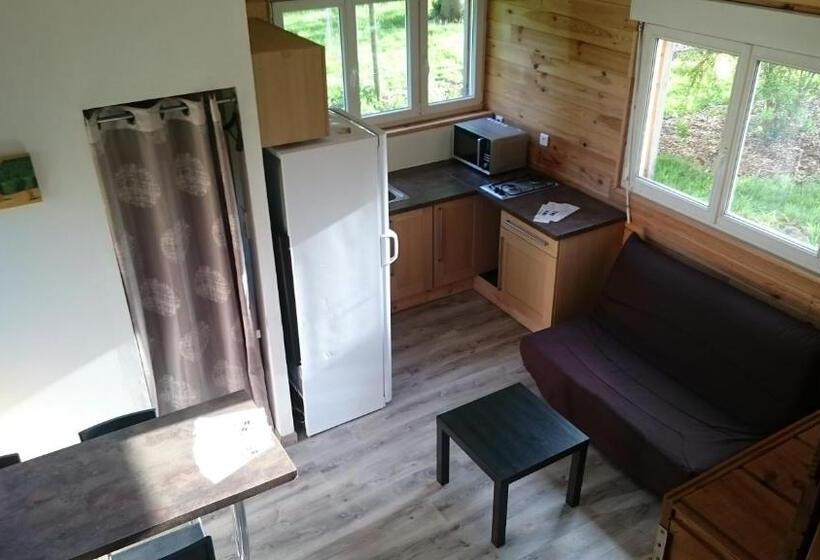 ベッドアンドブレックファースト La Cabane De Denier