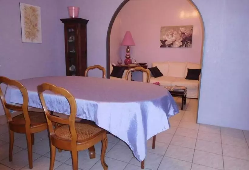 ベッドアンドブレックファースト La Chambre D Amis La Costignieres