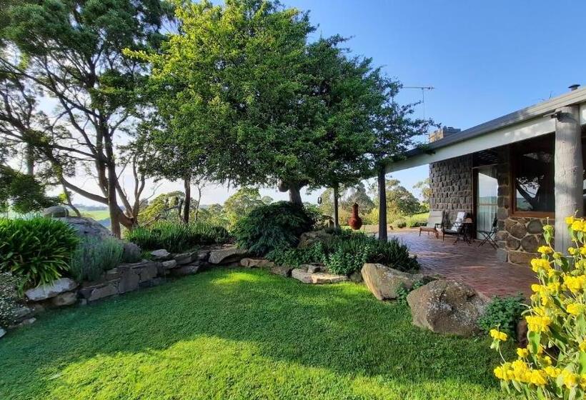 צימר Rockbank Retreat