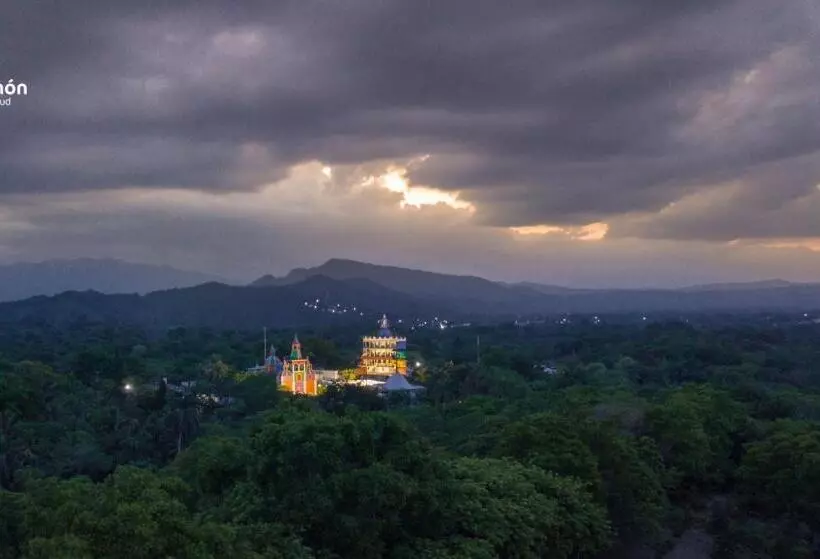 Hotelli Mirador Del Castillo