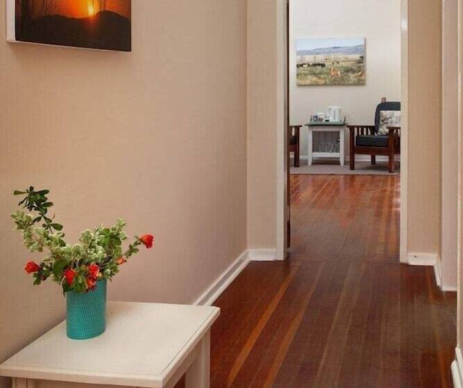 بنسيون Gannabos Guest House