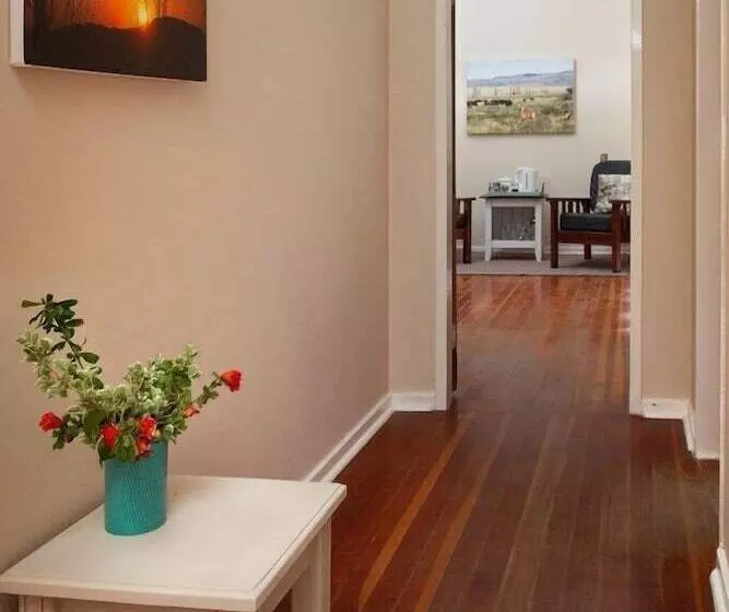 Majatalo Gannabos Guest House