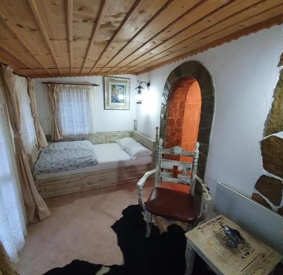 بنسيون Kashtata S Paraklisa