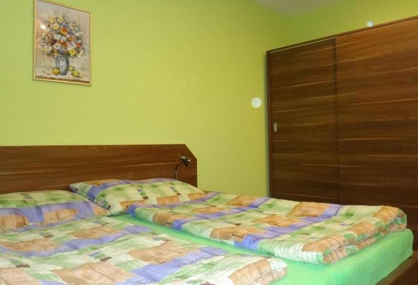 ペンション Penzión Melódia