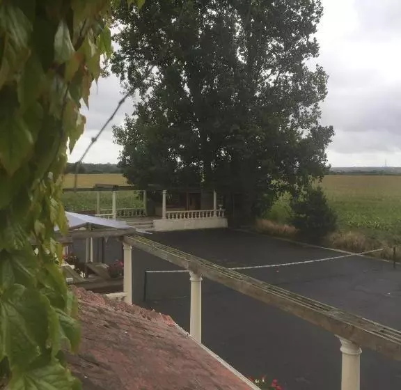 Stapehill Lodge B&b
