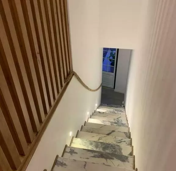 Retkeilymaja Largo Da Rainha, Guesthouse