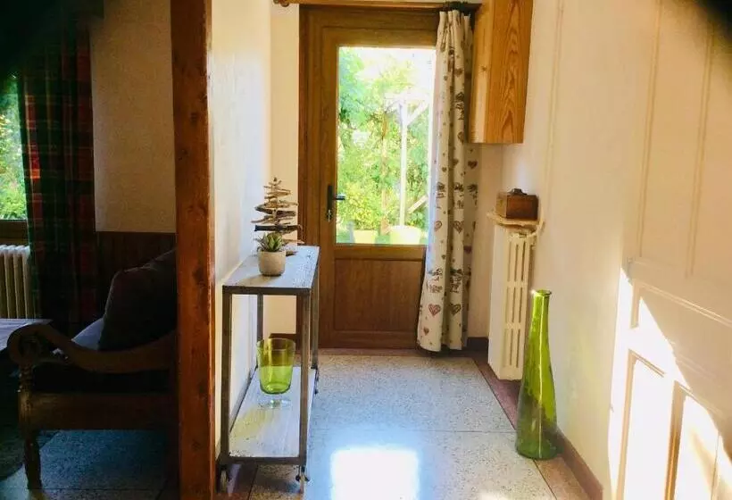 Aamiaismajoitus (B&B) Au Refuge De Blanche