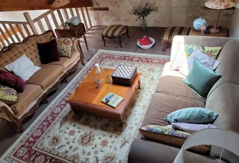 Aamiaismajoitus (B&B) Chambre Vigne Avec Salle De Bain Privée