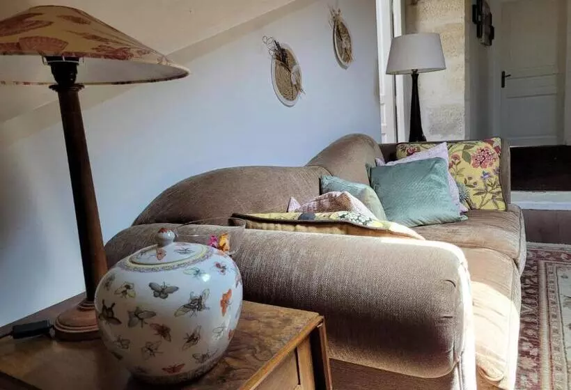 Aamiaismajoitus (B&B) Chambre Vigne Avec Salle De Bain Privée