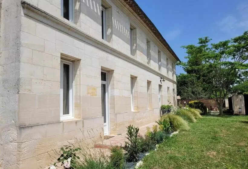 Aamiaismajoitus (B&B) Chambre Vigne Avec Salle De Bain Privée