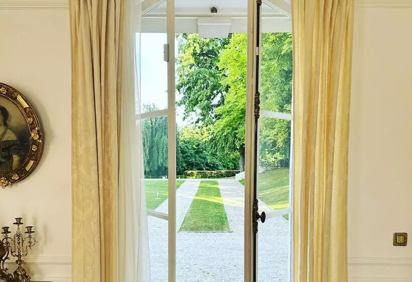 Aamiaismajoitus (B&B) Le Chateau D Hardricourt