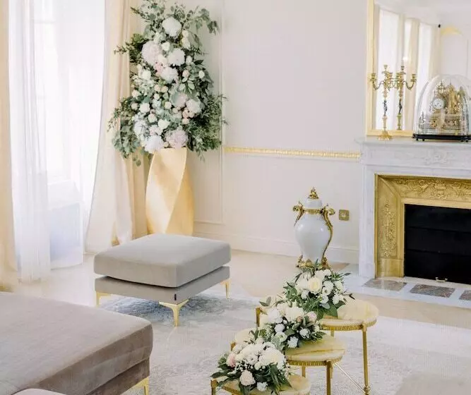 Aamiaismajoitus (B&B) Le Chateau D Hardricourt