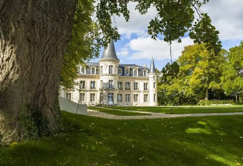 Aamiaismajoitus (B&B) Le Chateau D Hardricourt