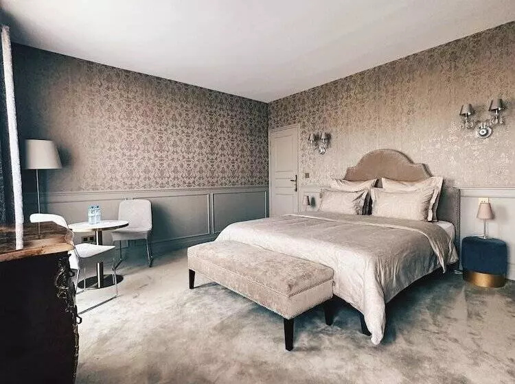 Aamiaismajoitus (B&B) Le Chateau D Hardricourt