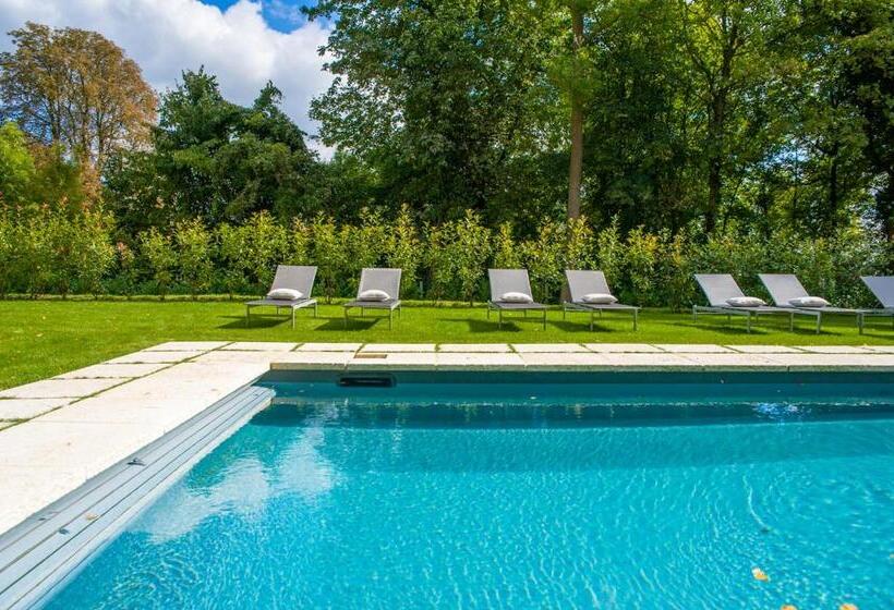 민박 Le Chateau D Hardricourt