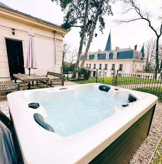 Aamiaismajoitus (B&B) Le Chateau D Hardricourt