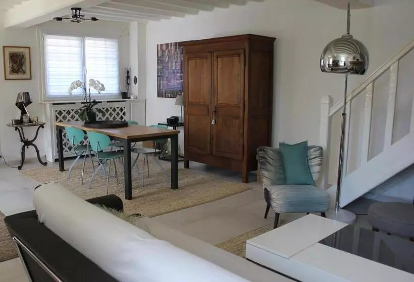 ベッドアンドブレックファースト Le Chemin Du Village