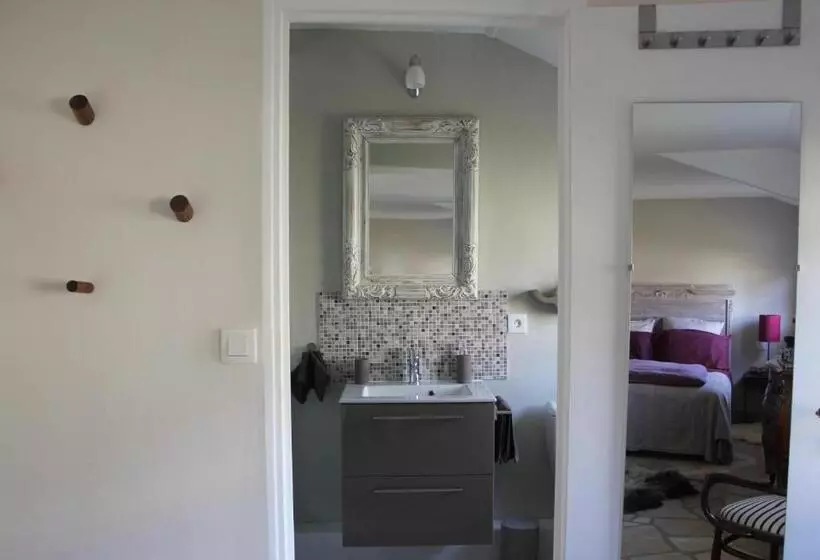 ベッドアンドブレックファースト Le Chemin Du Village