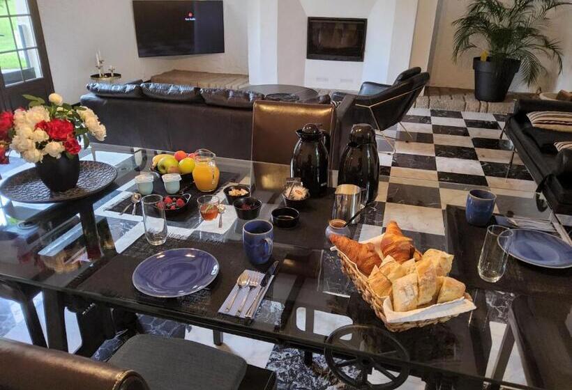 مبيت وإفطار Le Parc   Suite Climatisée