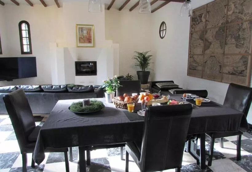 Aamiaismajoitus (B&B) Le Parc   Suite Climatisée