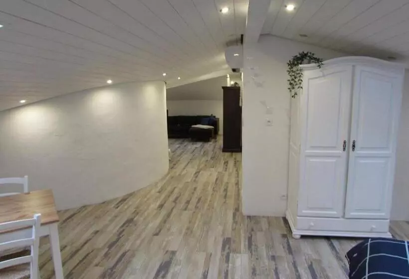 Aamiaismajoitus (B&B) Le Parc   Suite Climatisée