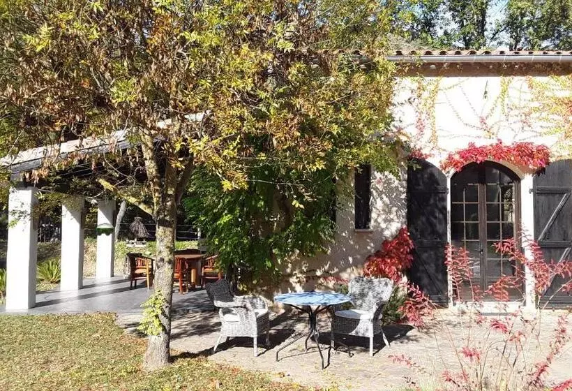 Aamiaismajoitus (B&B) Le Parc   Suite Climatisée