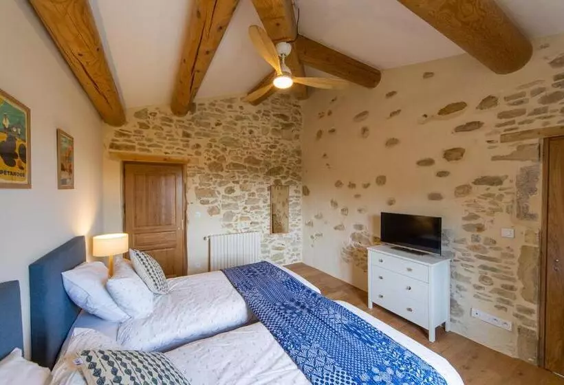 Aamiaismajoitus (B&B) Les Yourtes De Provence